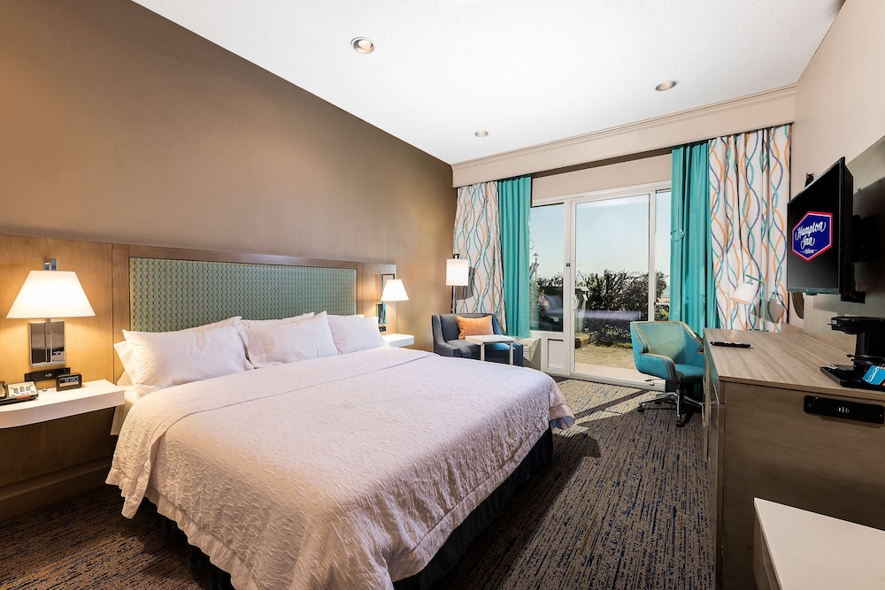 Hampton Inn Virginia Beach Oceanfront North - photo 13