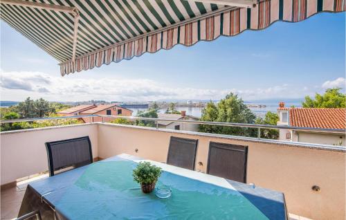 Lovely Apartment In Omisalj With Wifi — 4-Star Luxury Hotel in Omisalj, Croatia