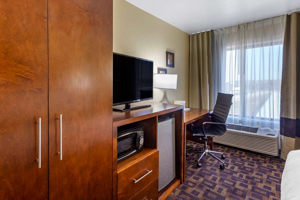 Comfort Inn & Suites North Aurora Naperville - photo 3
