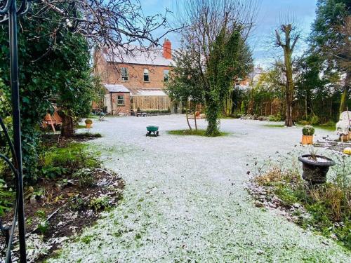 Winter Escape with heated pool - last minute hotel in Liverpool