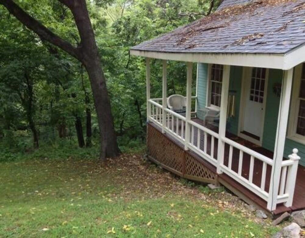 Blue Crystal Hideaway in Eureka Springs, United States