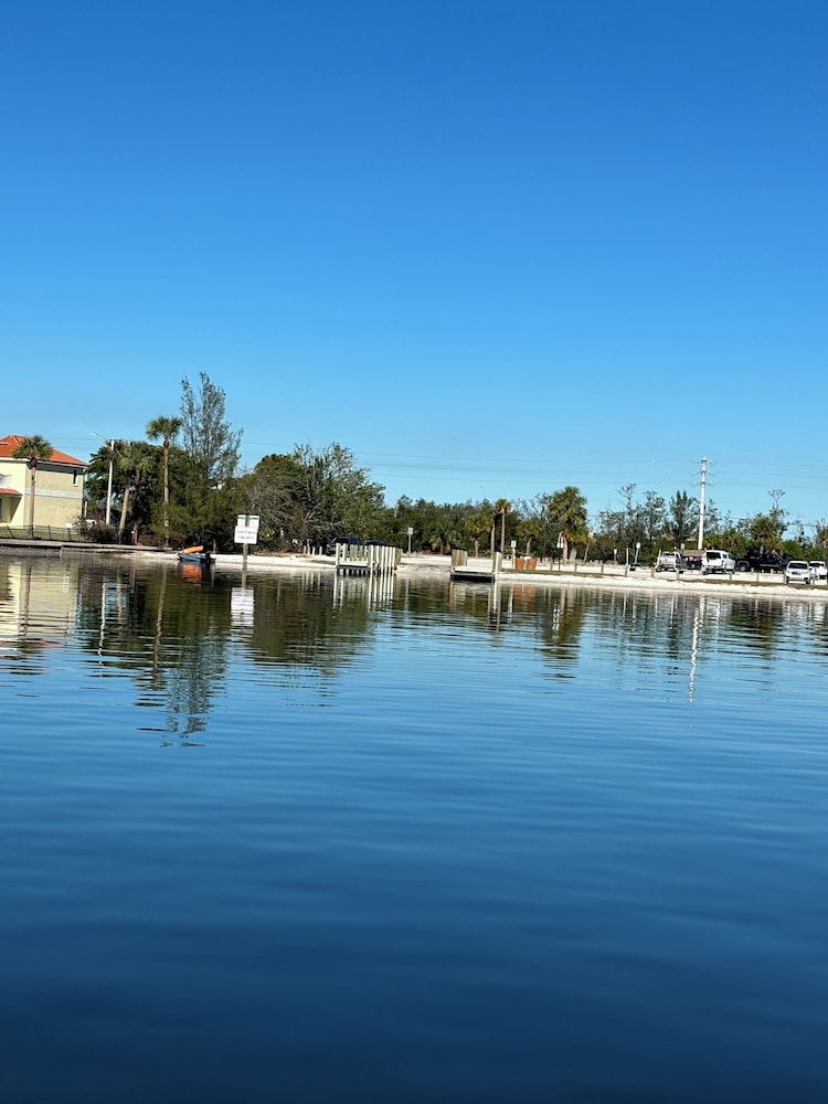 Anna Mara — Bradenton — photo 2