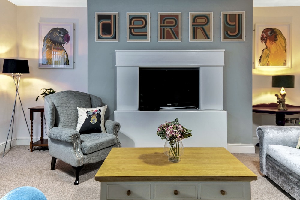 Crawford Square Apartment — 4-Star Luxury Hotel in Derry, United Kingdom