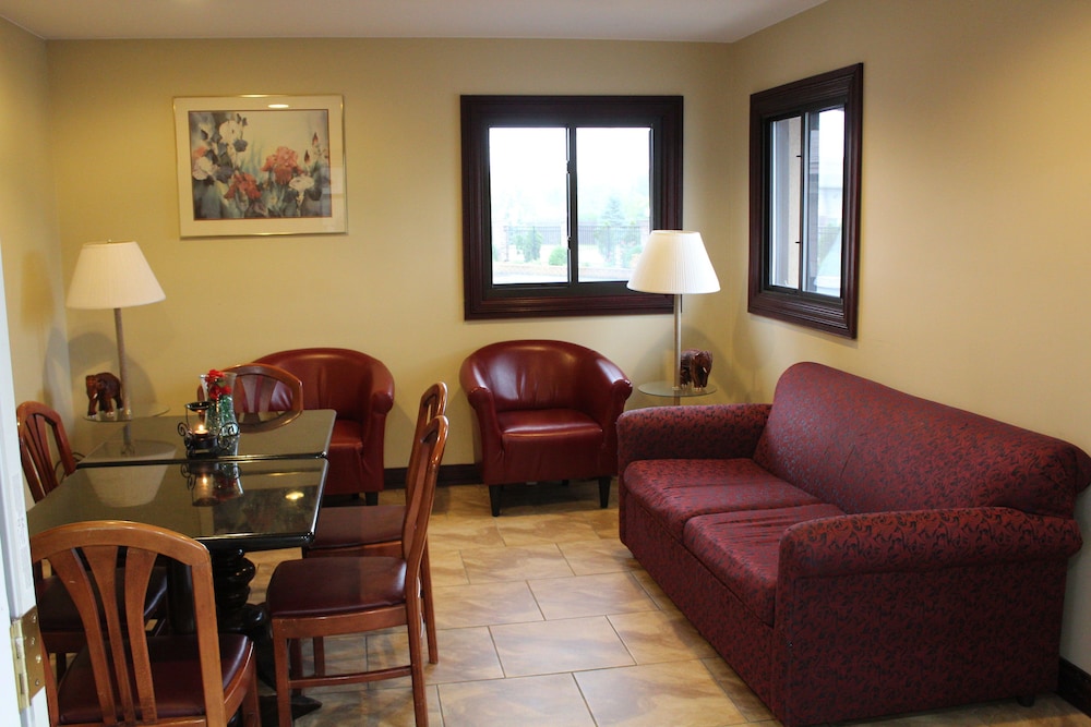 American Inn & Suites - photo 29