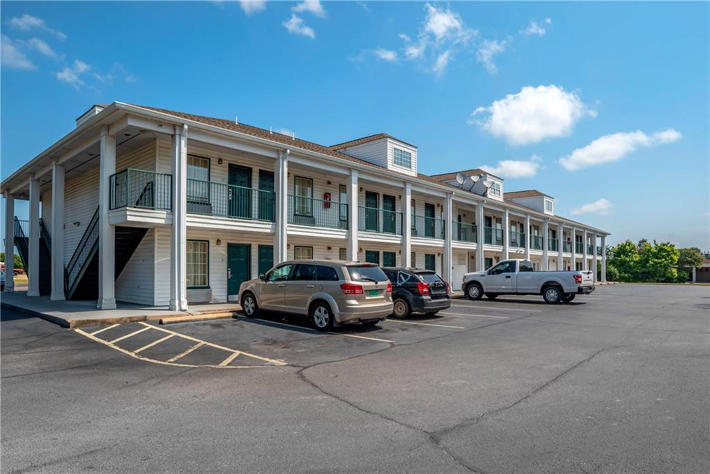 Econo Lodge Tupelo Barnes Crossing - photo 2