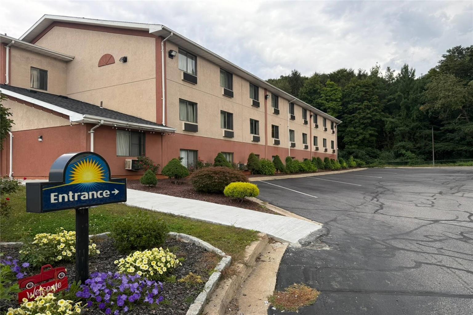 Days Inn by Wyndham Torrington — hotel in Torrington