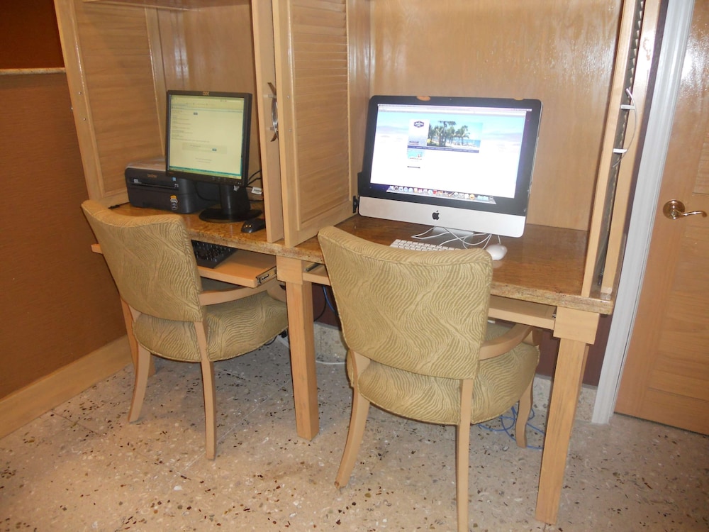 Hampton Inn Key Largo Manatee Bay - photo 42