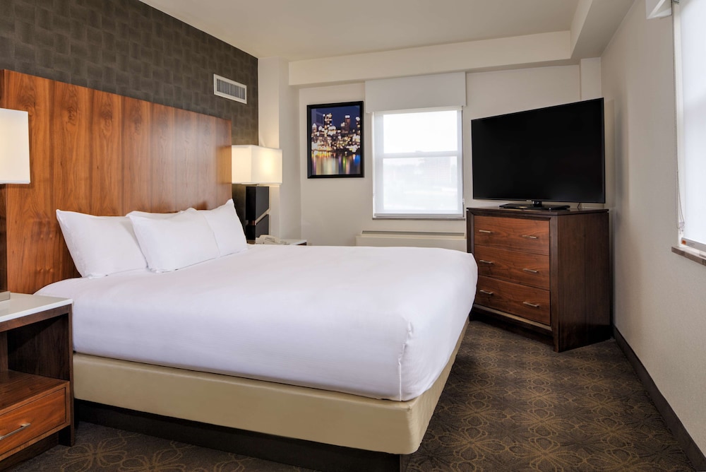 DoubleTree by Hilton Hotel & Suites Pittsburgh Downtown - photo 9