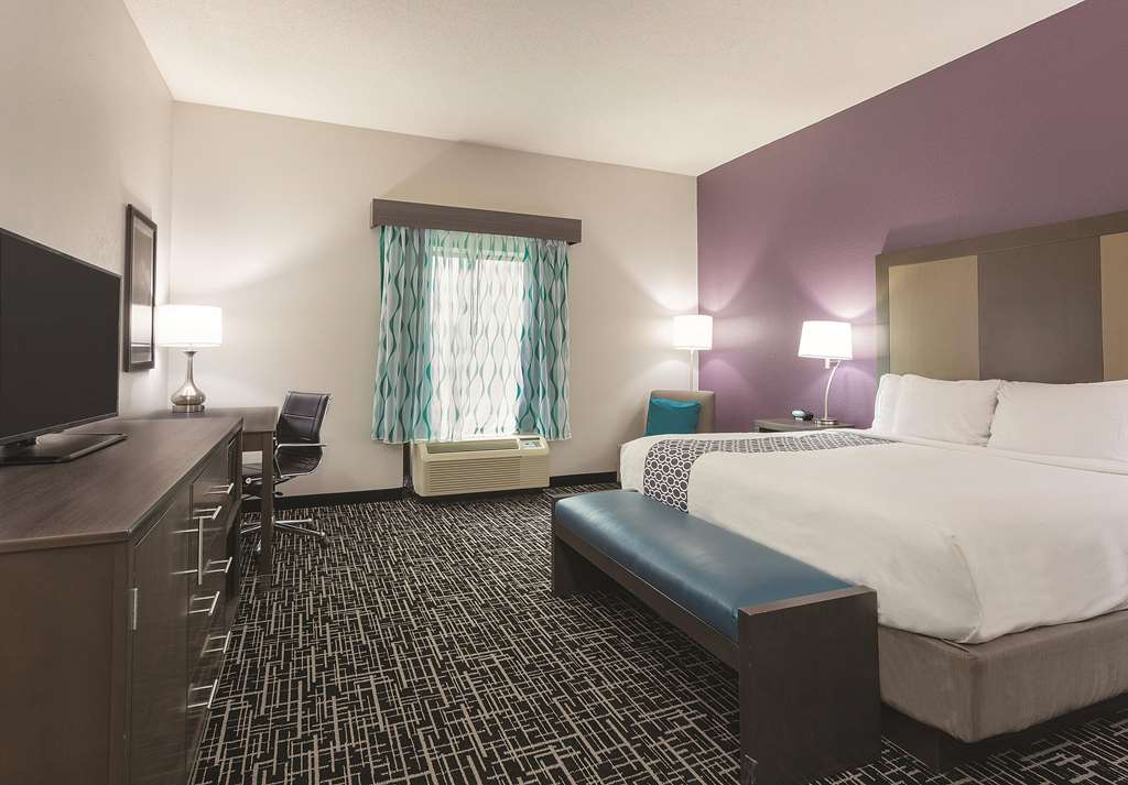 La Quinta Inn & Suites by Wyndham Covington - photo 6