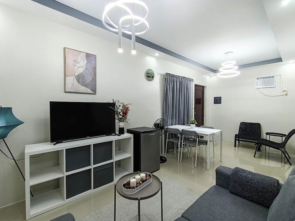 Manzil Anilao B And B Superior Bedroom U3 21224742 — Mabini