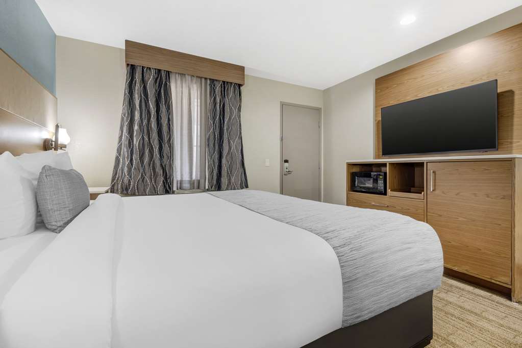 Best Western Carlsbad by the Sea - photo 12
