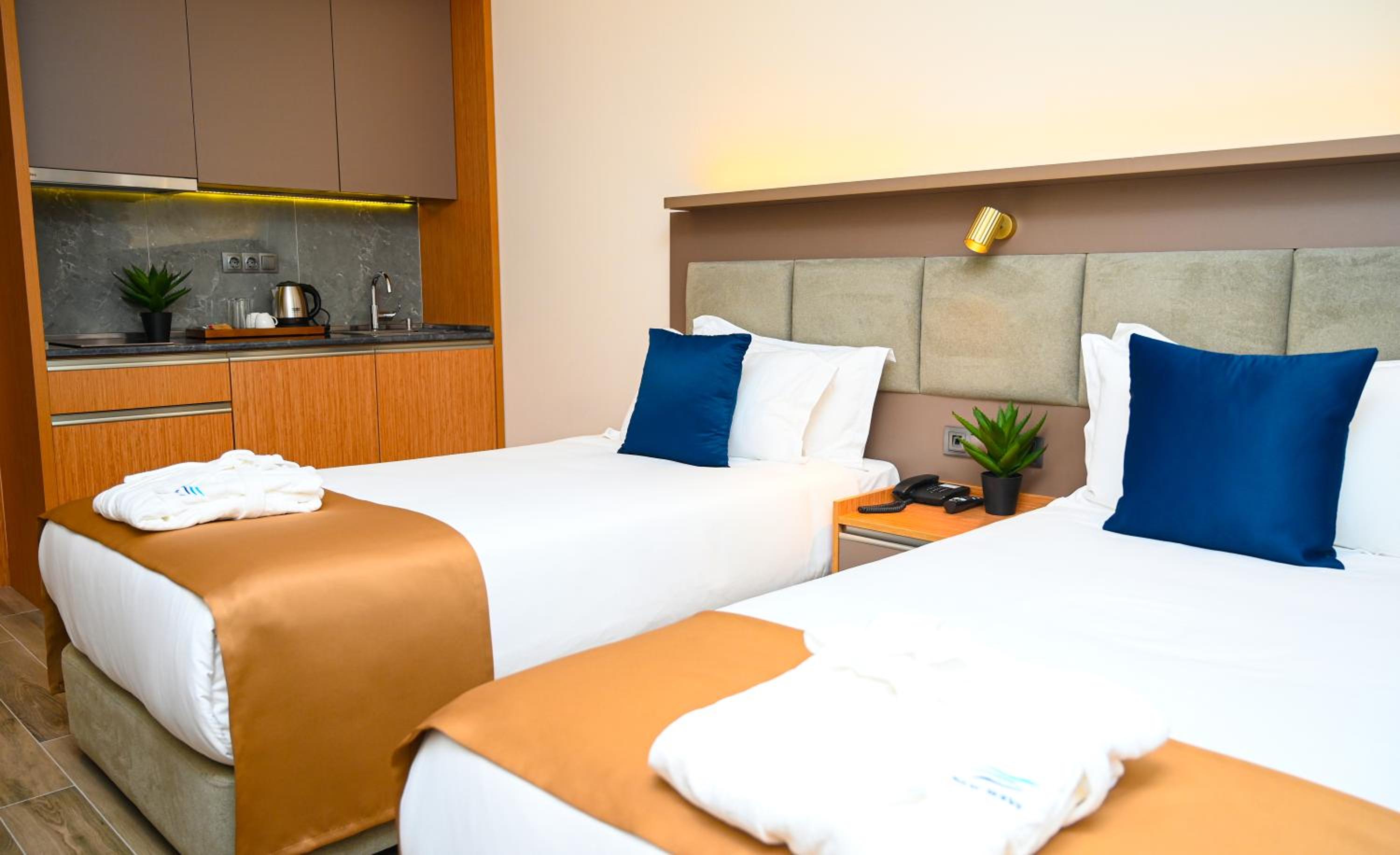 New wave apart hotel