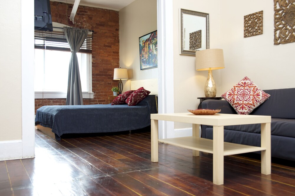 Ellison Suites - photo 18