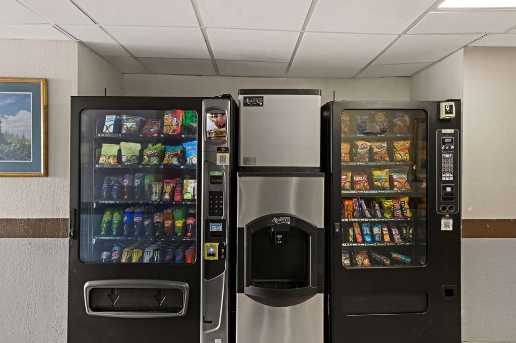 Quality Inn & Suites Council Bluffs Omaha East - photo 17
