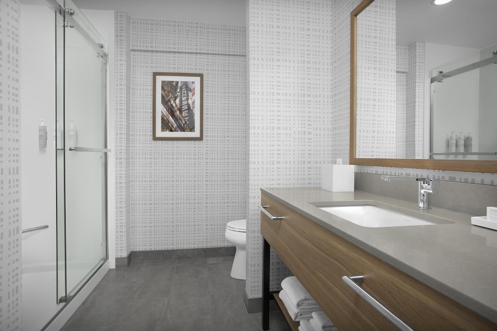 Hampton Inn Lenoir City - photo 16