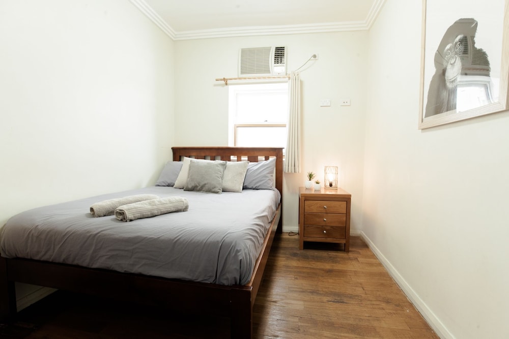 Mad Monkey Broadway — 4-Star Luxury Hotel in Sydney, Australia