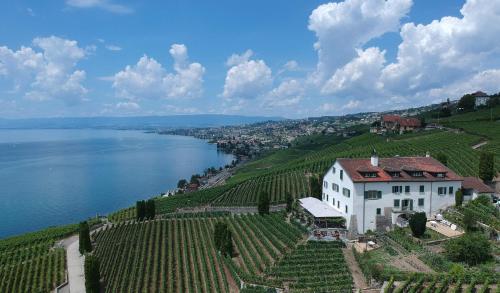Domaine de la Crausaz — 4-Star Luxury Hotel in Romanel-Sur-Lausanne, Switzerland