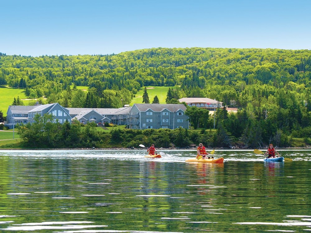 Dundee Resort & Golf Club in Halifax, Canada