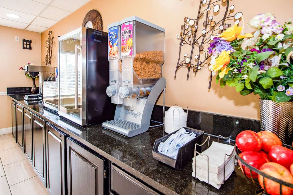 Rodeway Inn Central Colorado Springs - photo 31