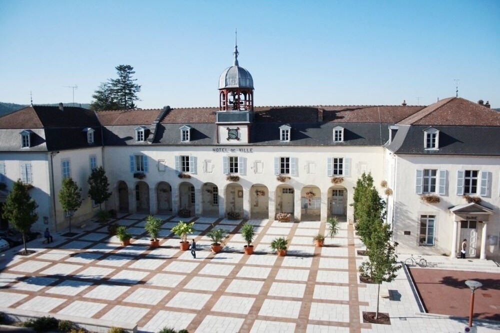 Gîte Touristique du Couvent — 4-Star Luxury Hotel in Bar-Sur-Aube, France