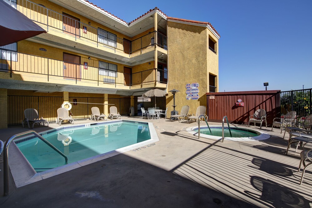 Stanton Inn & Suites - photo 27