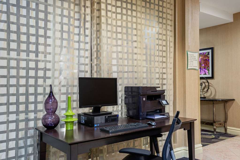 La Quinta Inn & Suites by Wyndham Ft. Lauderdale Plantation - photo 30