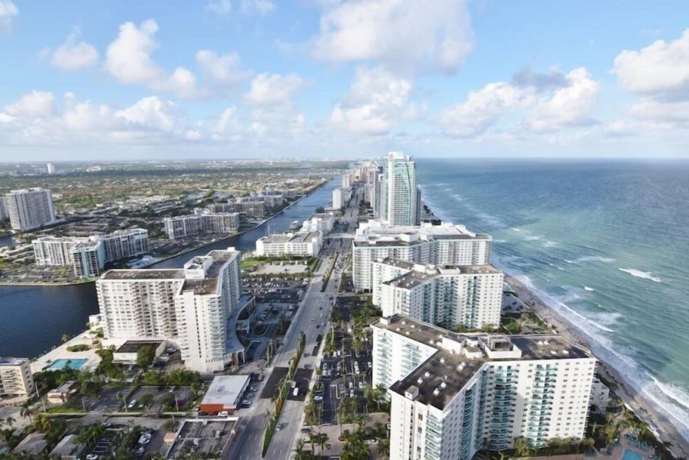 Ocean And Bay Views 1 Bed 1 Bath @ Hyde Resort - photo 39