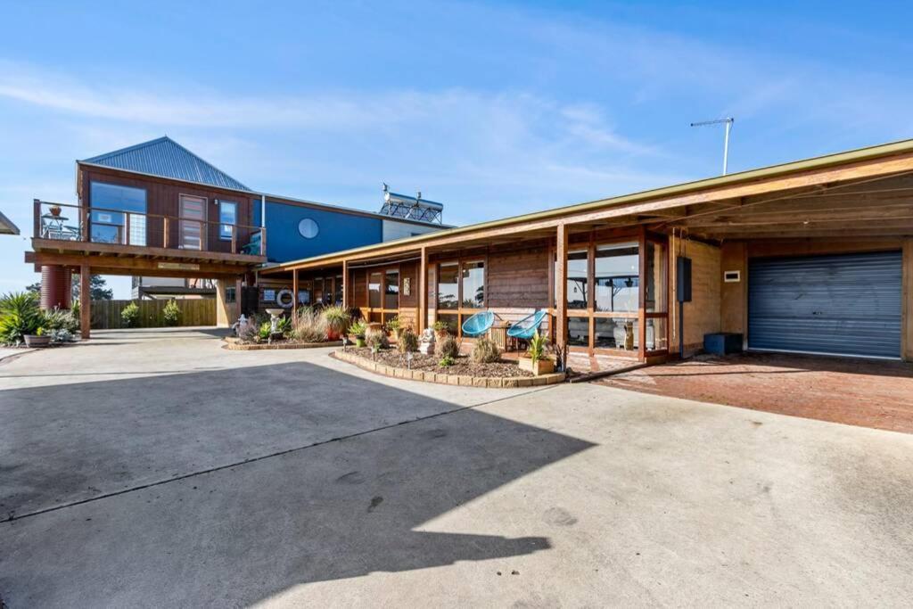 A Coastal Haven in Unknown City, Australia