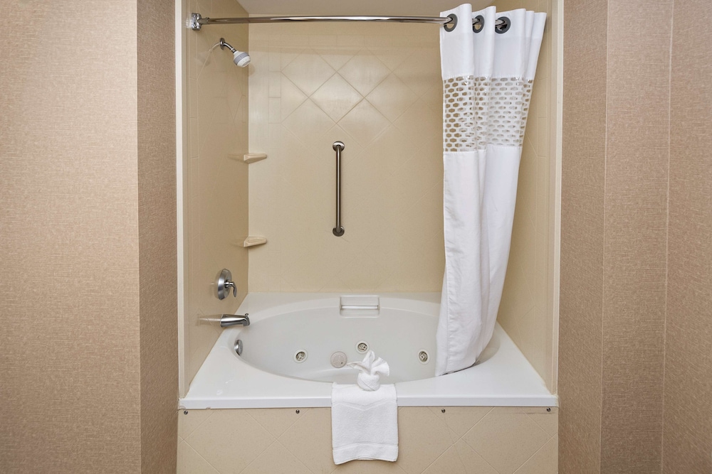 Hampton Inn Statesville - photo 39