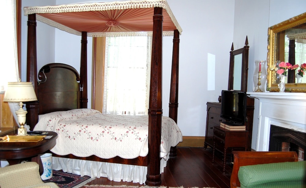 Glenfield Plantation Historic Antebellum Bed and Breakfast - photo 25