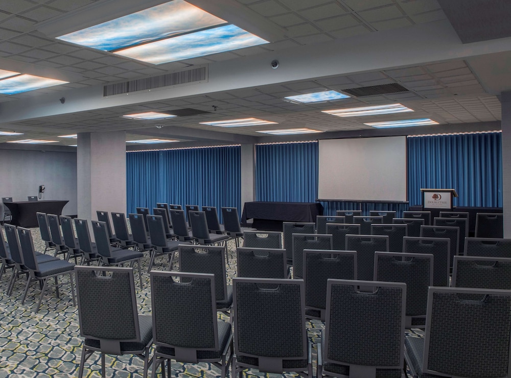 DoubleTree by Hilton Hotel Jacksonville Airport - photo 60