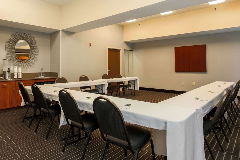 Hampton Inn By Hilton Memphis Southwind - photo 30