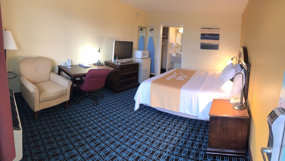 Days Inn by Wyndham Santa Fe New Mexico - photo 7