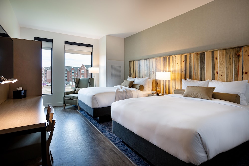 Hotel Maverick - photo 19