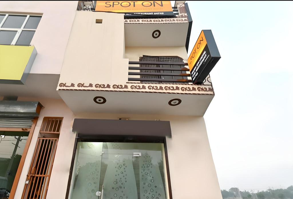 OYO 85689 Green City Hotel Rohtak in Rohtak, India