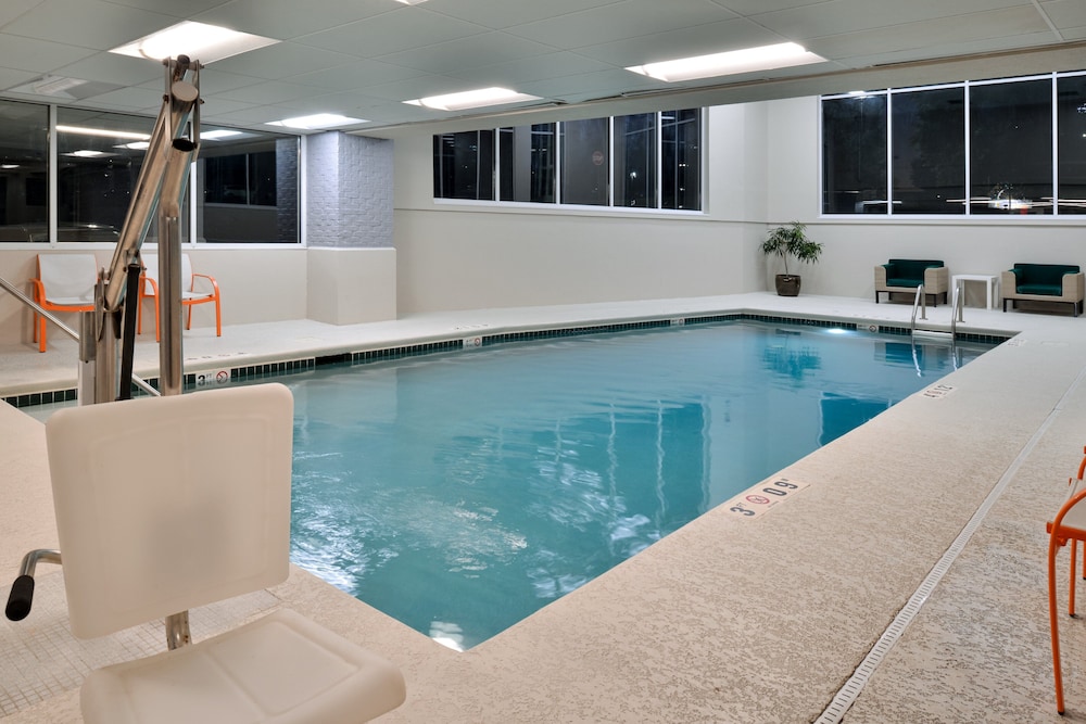 Holiday Inn Hotel & Suites Overland Park Convention Center - photo 36