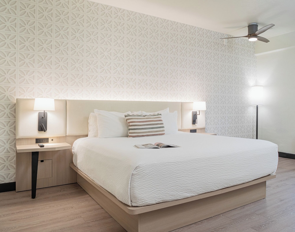 Hotel image of Palm Mountain Resort and Spa