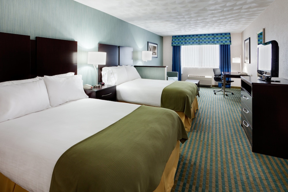 Holiday Inn Express and Suites by IHG - photo 6