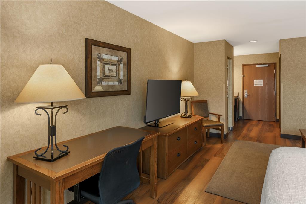 Best Western Plus Kelly Inn & Suites - photo 27