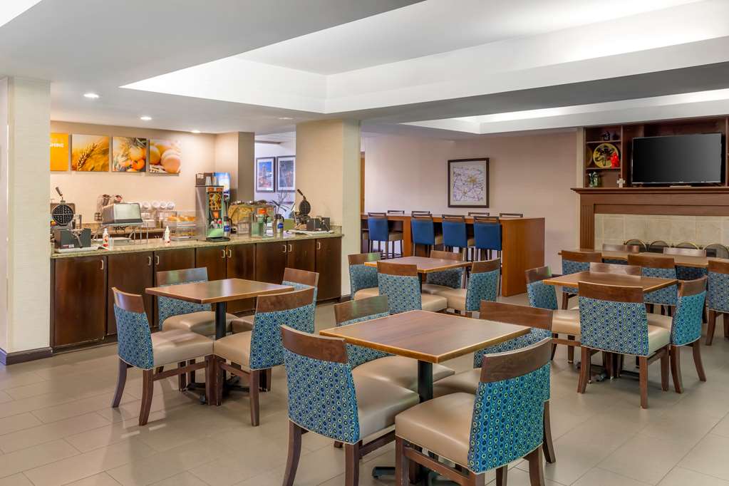 Comfort Suites Regency Park - photo 33