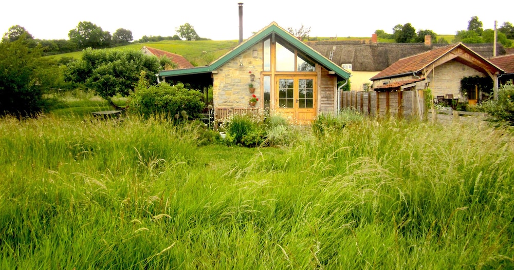 Old Cary Cottage — 4-Star Luxury Hotel in Langport, United Kingdom