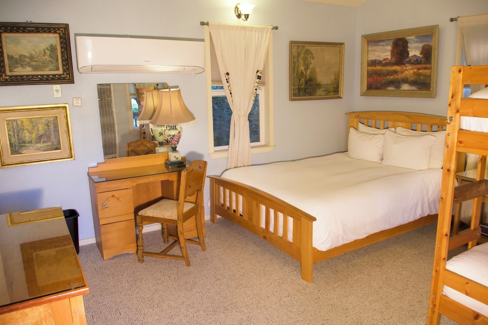 Yosemite Bug Rustic Mountain Resort - photo 33