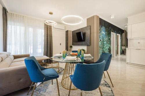Stylish Ground Floor Comfort w Terrace & Parking — 4-Star Luxury Hotel in Budapest, Hungary