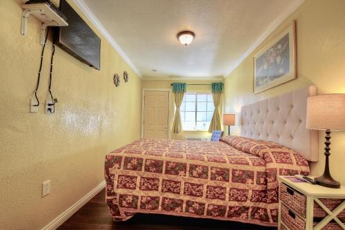 Bayside Inn - photo 17