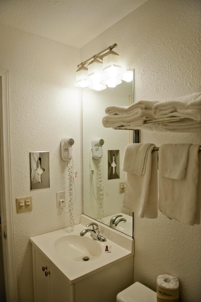 San Diego Downtown Lodge - photo 14