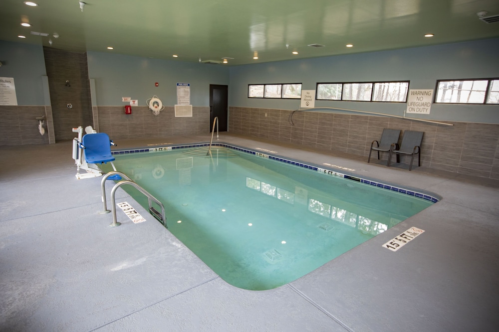 Holiday Inn Express & Suites Locust Grove by IHG - photo 24