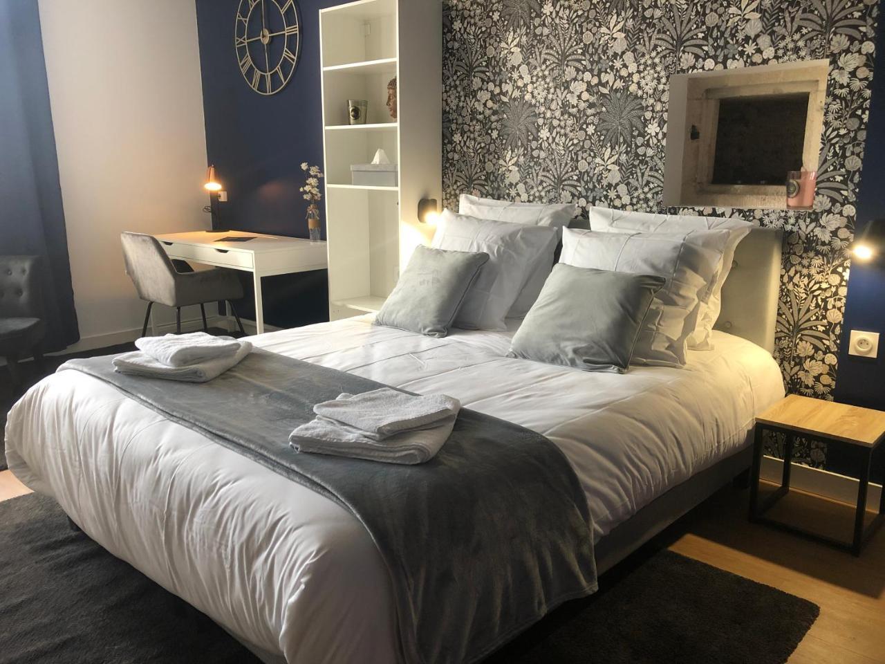 Hotel la Place — hotel in Saint-Amand-Montrond