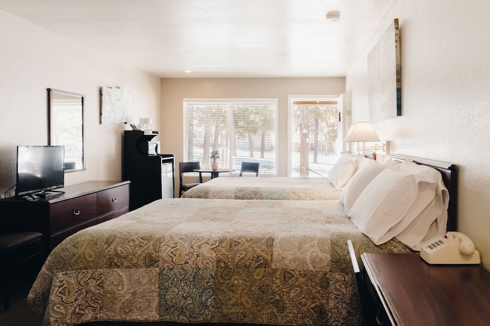 Vintage Lakeside Inn - photo 9