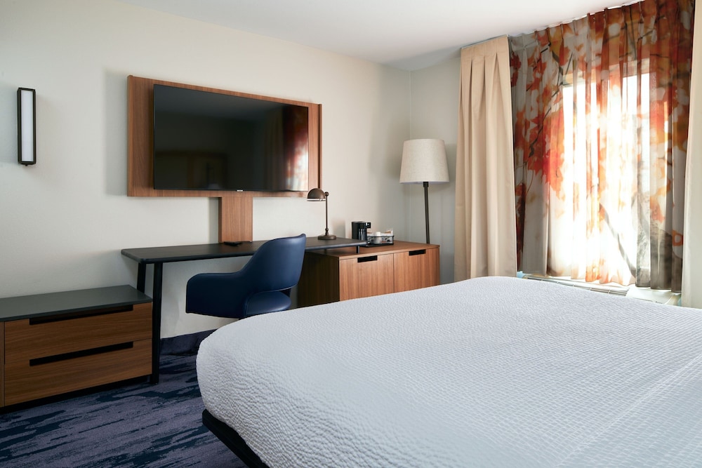 Fairfield Inn and Suites by Marriott San Bernardino - photo 7