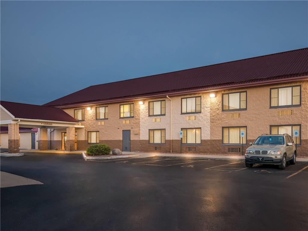 Super 8 by Wyndham Sturtevant Racine - photo 11